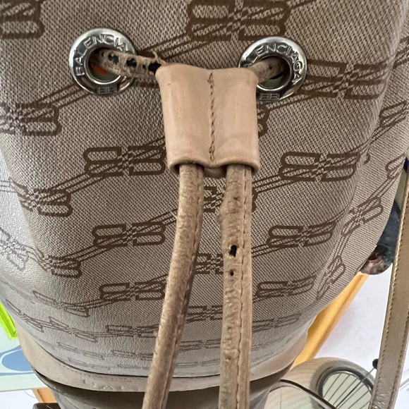 Balenciaga • Vintage Monogram Bucket Bag - Picture 5 of 8